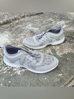 Vionic Amalia Womens 9 Grey Leopard Mesh Bungee Lace Walking Sneakers